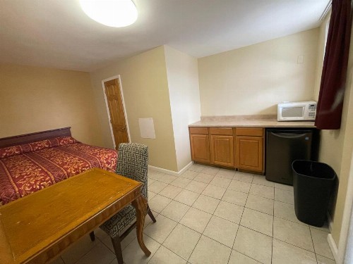Anchor Motel - image 4