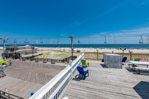 Boardwalk Hotel Charlee & Apartments Beach Hotel Oceanfront - image 41