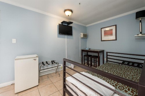 Boardwalk Hotel Charlee & Apartments Beach Hotel Oceanfront - image 46