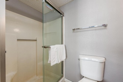Boardwalk Hotel Charlee & Apartments Beach Hotel Oceanfront - image 48