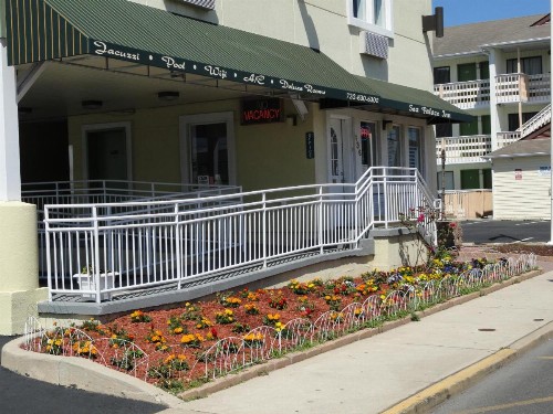 Sea Palace Inn - image 11