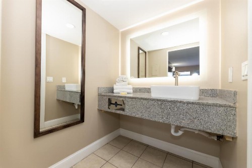 Seaside Sands Inn - image 41
