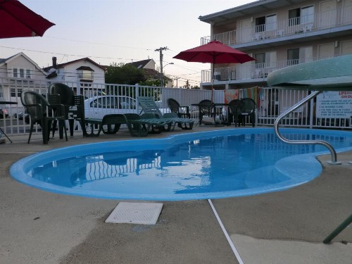 Bay Breeze Motel - image 14