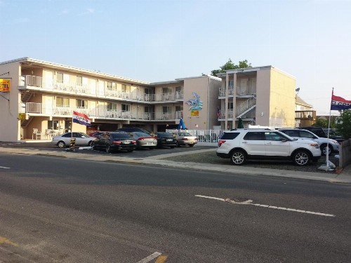 Bay Breeze Motel - image 15
