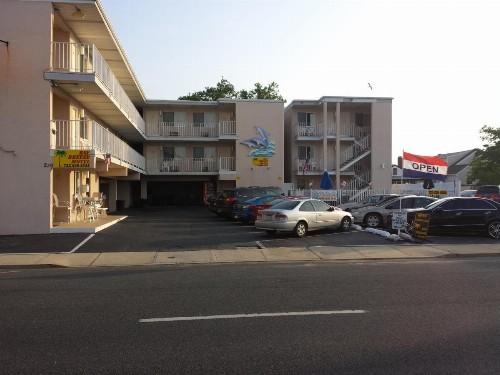 Bay Breeze Motel - image 19