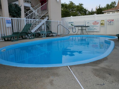 Bay Breeze Motel - image 25
