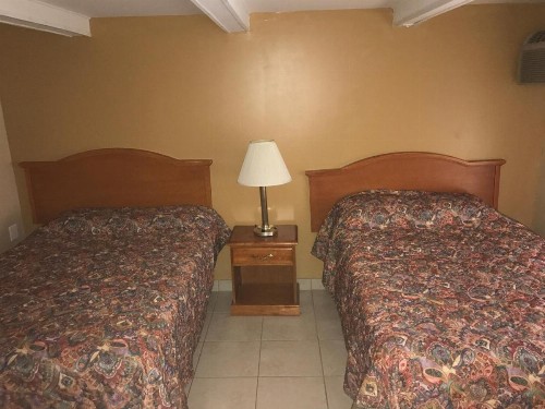 La Fontana Motel - image 11