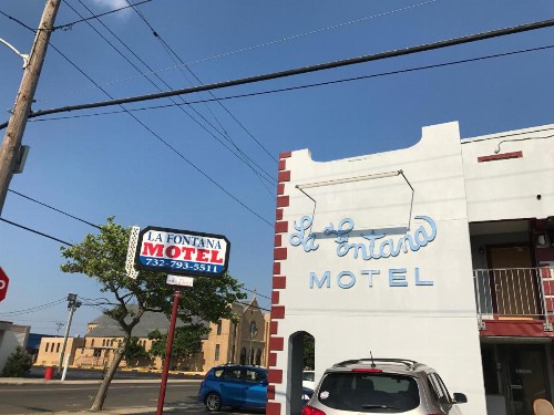 La Fontana Motel - image 4