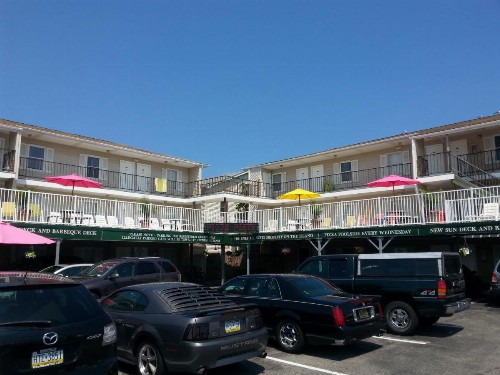 Sunrise Motel - image 25