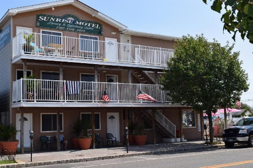 Sunrise Motel - image 31
