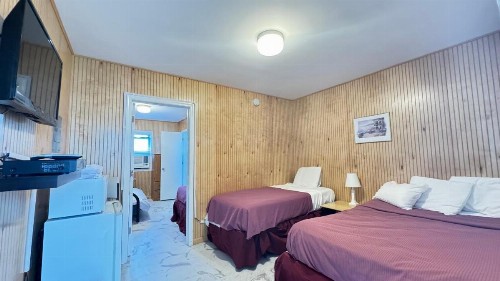 Boardwalk Sand & Surf Beach Hotel Oceanfront - image 10