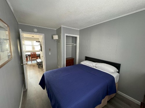 Sea Garden Motel - image 15