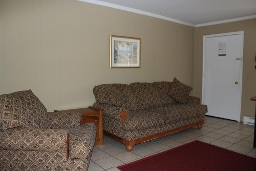Sea Garden Motel - image 18