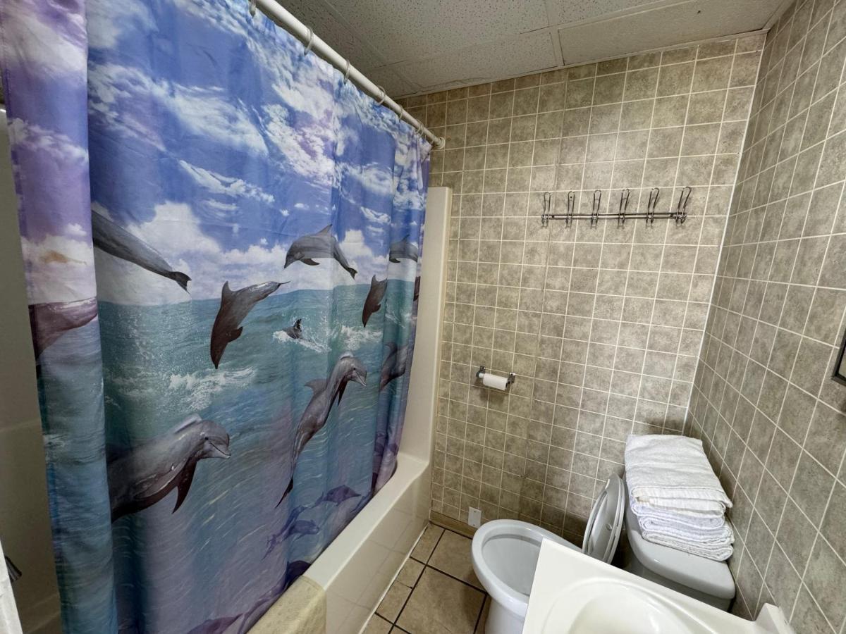 Sea Garden Motel - image 2