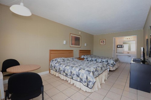 Sea Garden Motel - image 20