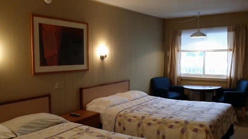 Sea Garden Motel - image 22