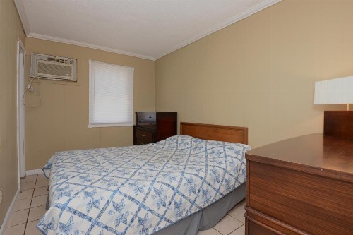 Sea Garden Motel - image 25