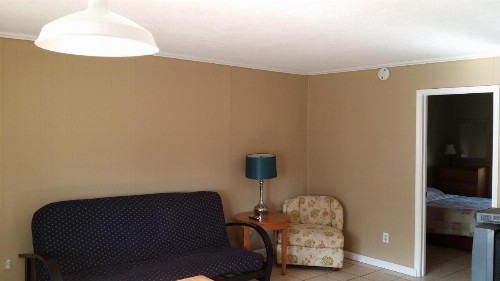 Sea Garden Motel - image 26