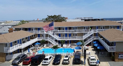Sea Garden Motel - image 42