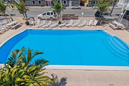 Sea Garden Motel - image 50