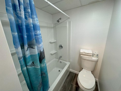 Sea Garden Motel - image 6