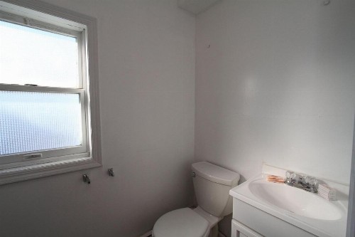 Shore Beach Houses - 57 Dupont Ave - image 3