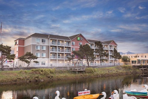 Holiday Inn Express Hotel & Suites Seaside Convention Center an IHG Hotel - image 1