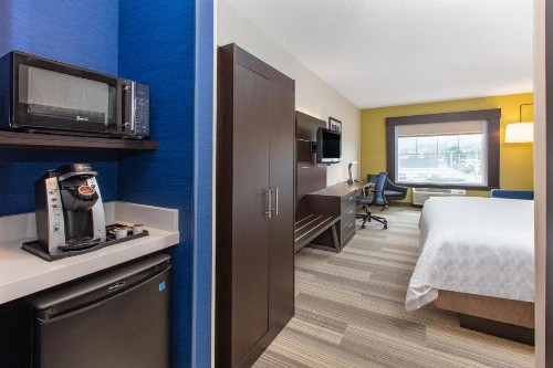 Holiday Inn Express Hotel & Suites Seaside Convention Center an IHG Hotel - image 11