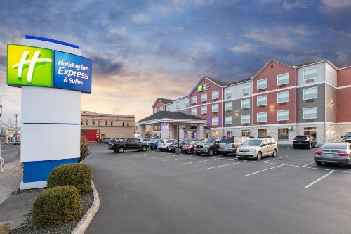 Holiday Inn Express Hotel & Suites Seaside Convention Center an IHG Hotel - image 12