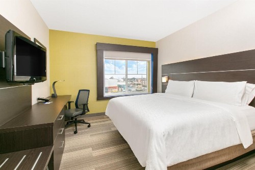 Holiday Inn Express Hotel & Suites Seaside Convention Center an IHG Hotel - image 28