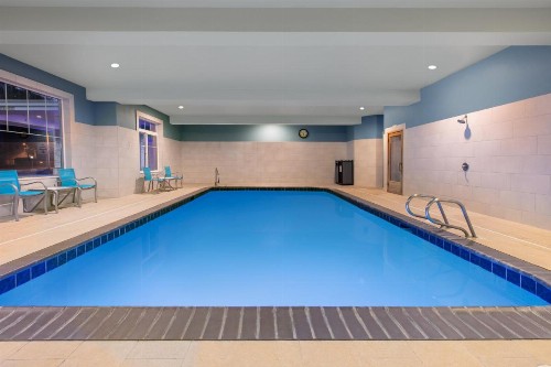 Holiday Inn Express Hotel & Suites Seaside Convention Center an IHG Hotel - image 49