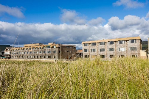 Ebb Tide Oceanfront Inn - image 10