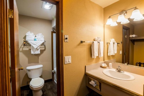 Ebb Tide Oceanfront Inn - image 3