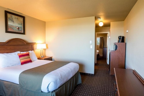 Ebb Tide Oceanfront Inn - image 6