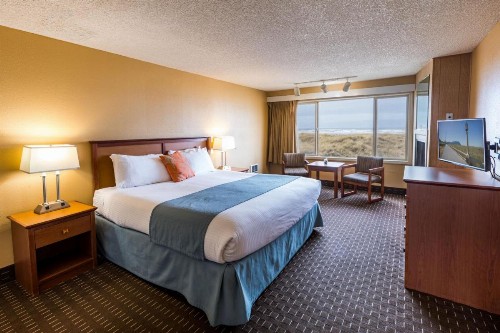 Ebb Tide Oceanfront Inn - image 8