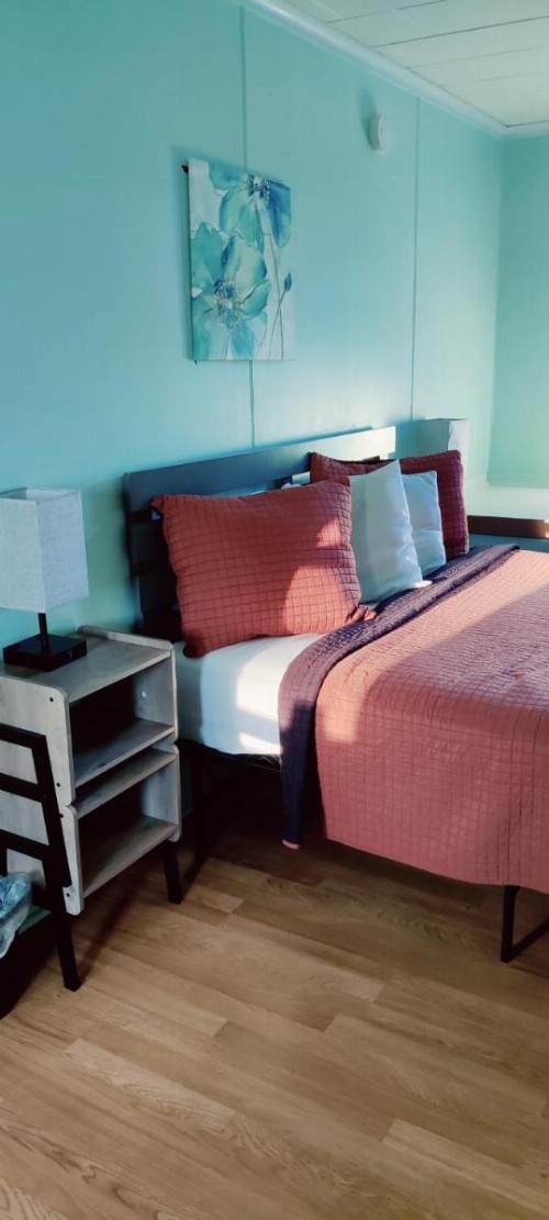 Hillcrest Inn - image 4