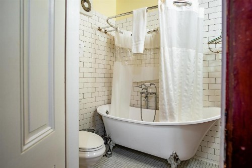Gilbert Inn - image 35