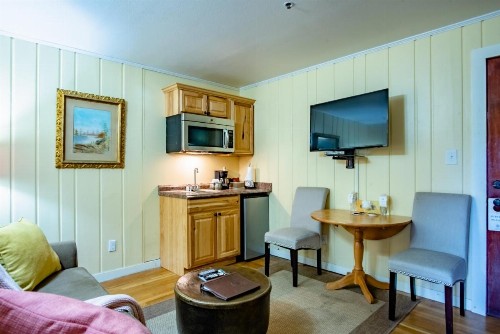 Gilbert Inn - image 42
