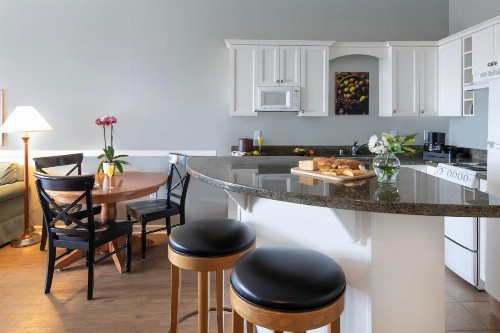 Rivertide Suites - image 21