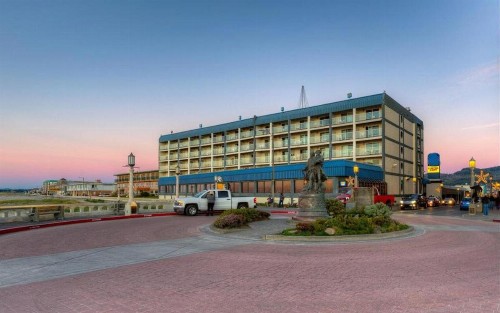 Shilo Inn Suites Seaside Oceanfront - image 1