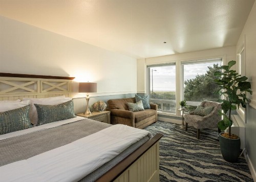 The Seaside Oceanfront Inn - image 2