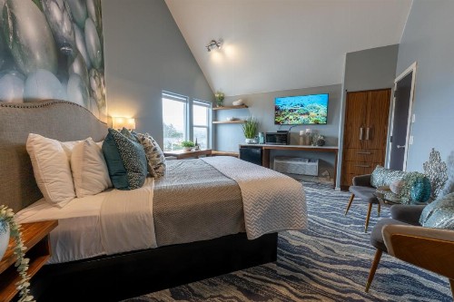 The Seaside Oceanfront Inn - image 25
