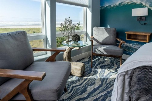The Seaside Oceanfront Inn - image 9