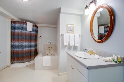 Seaside Manor - image 8