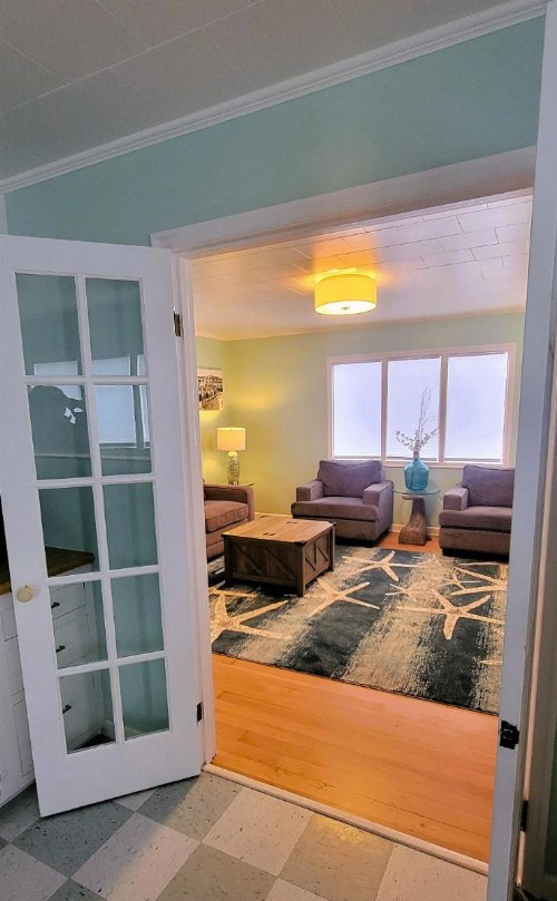 Beachside Inn - image 17