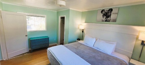Beachside Inn - image 18