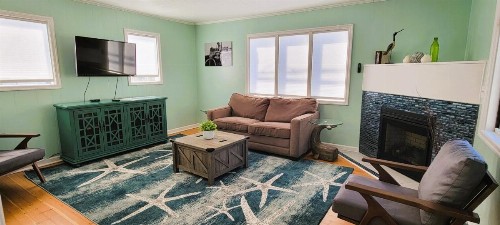 Beachside Inn - image 20