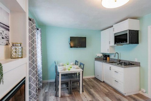 Beachside Inn - image 6