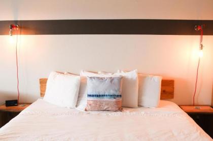 Ashore Hotel - image 9