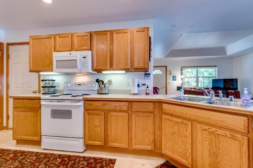 Edgewood Getaway - image 3